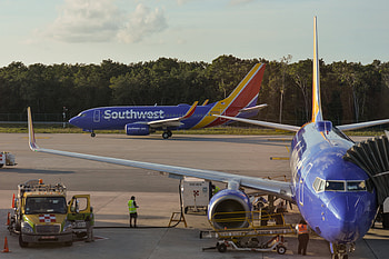Cancun International Airport, Southwest Airlines HD wallpaper