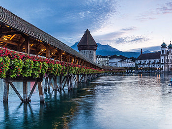 Chapel Bridge, Lucerne Switzerland, River reflection, Evening HD wallpaper