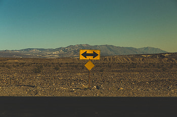 Arrow, Miscellanea, Miscellaneous, Road, Movement, Traffic, Pointer, Direction HD wallpaper