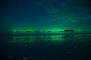 Northern lights, Pond, Night, Hills, Shore, Sky HD wallpaper