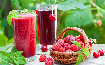 Cherry and raspberry, Juice HD wallpaper