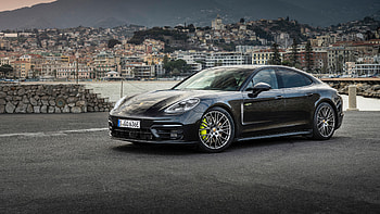 Porsche Panamera 4 E Hybrid Platinum Edition 2 Cars HD wallpaper