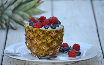 Food, Raspberry, Desert, Bilberries, Berries, Pineapple HD wallpaper