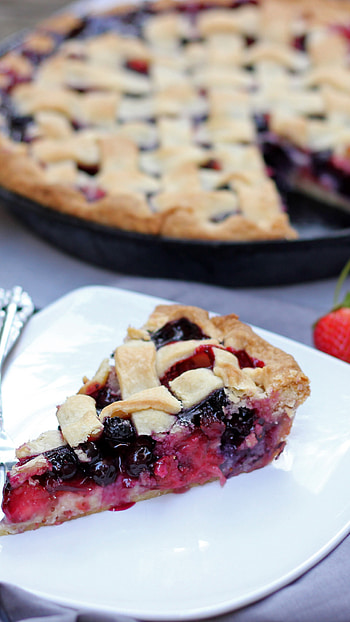 Pie , Blueberry and milk, Appetizing visuals, Summery dessert HD phone wallpaper