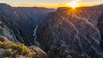 Final Moment of Light in the Black Canyon of the Gunnison, Colorado, sun, valley, landscape, colors, sky, mountains, usa HD wallpaper