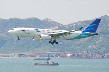 Garuda Indonesia, Citilink, Air fares, Route expansion HD wallpaper
