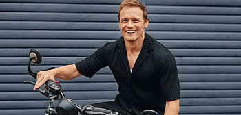 TV Shows, Outlandish charms, Sam Heughan, Interview HD wallpaper