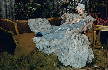 Blue dress, blue, old days, fashion, model, sofa, girl, dress, woman HD wallpaper