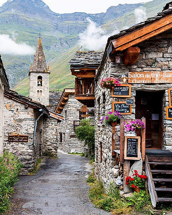 Village in France, sky, door HD phone wallpaper