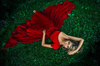 ❤, elegant, lawn, blonde hair, grass, princess, red dress, relaxed, beauty HD wallpaper