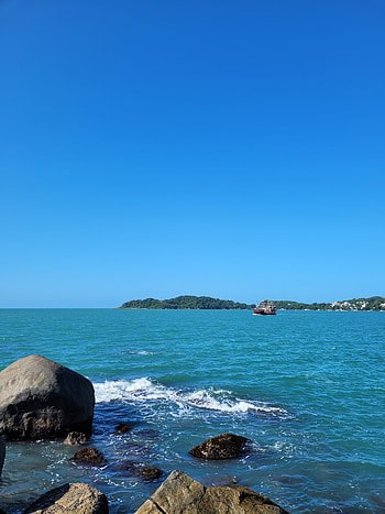 Beach, rock, sky, ceu, blue, praia, azul HD phone wallpaper