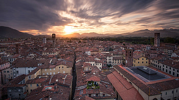 Lucca Italy, vivid backgrounds, scenic beauty, Italian city HD wallpaper