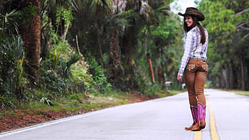 Country Road, cowgirl, boots, hat, jeans HD wallpaper