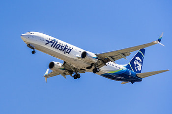 Alaska Airlines, Class action lawsuit, Insurance scheme, Legal matters HD wallpaper