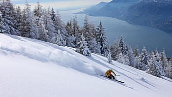 Skiing , Nature's landscape, Scenic beauty, Tranquil skiing HD wallpaper