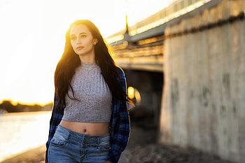 Urban Women Sunlight On Face , girls, model HD wallpaper