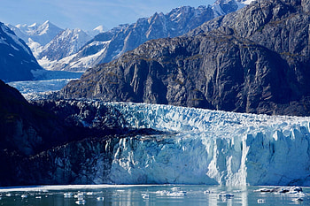 Travel inspiration, Alaska's raw beauty, Voyage into Glacier Bay, Nature's masterpiece HD wallpaper