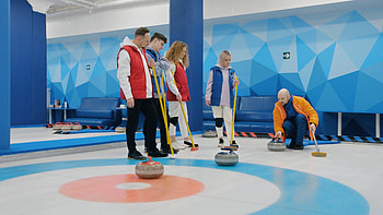 Teaching curling teams, Ice sport, Team training, stock video HD wallpaper