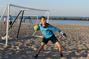Goalkeeper, Beach Handball HD wallpaper