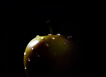 Portrait, drops, apple, fruit HD wallpaper