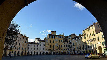 City exploration, Lucca streets, Italian stroll, Walking tour HD wallpaper