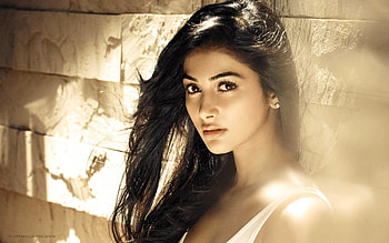 Pooja Hedge 3, pooja-hedge, indian-celebrities, girls, desi-girls HD wallpaper