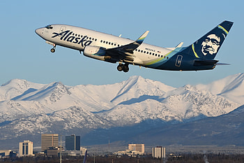 Alaska Airlines, Pilot perspectives, Route changes, Airline operations HD wallpaper