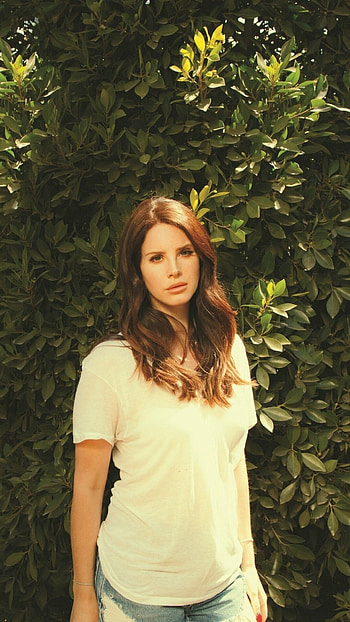 Lana Del Rey, Melancholic melodies, Dreamy vocals, Iconic singer HD phone wallpaper