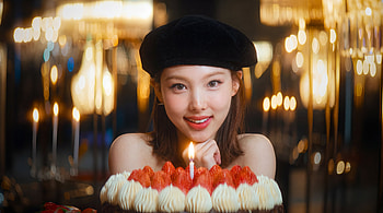 Twice - Nayeon With Birtay Cake & French Beret, TWICE, Nayeon (Singer), Cake, Model, K-pop Idol HD wallpaper