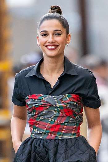 Naomi Scott HD phone wallpaper