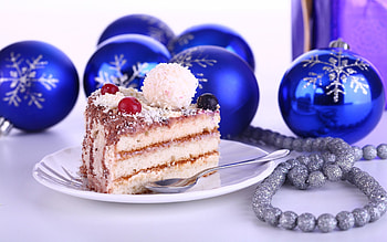 Food, New Year, Toys, Desert, Beads, Cake HD wallpaper