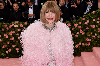 Anna Wintour, End of the mean girl era, Shift in fashion industry dynamics HD wallpaper