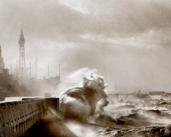HIGH TIDE @Blackpool Tower, England, winter, storm, high tide HD wallpaper