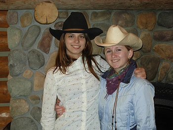 Cowgirls At A Montana Dude Ranch, cowgirls, ranch, boots, hats HD wallpaper
