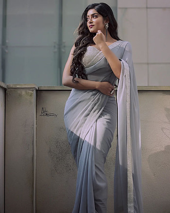 Chandrika, dress, standing HD phone wallpaper