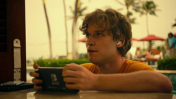 Nintendo Switch gaming console, The White Lotus reference, Quinn Mossbacher, S01E02 HD wallpaper