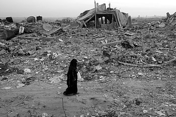Gaza, black, graphy, palestine, waiting peace, israel, very sad, black and white, kid, wall, humanity, unhappiness, dom, separation, adversity, politique skz, pain, alone, not cool, sadness, war, hand, liberty, sad, bombing, peace, child HD wallpaper