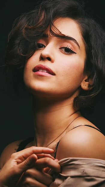 Sanya Malhotra, Actress, Sanya Malhotra Bollywood HD phone wallpaper