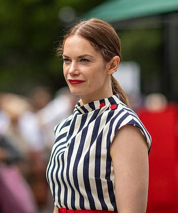 Ruth Wilson, Departure from the affair, Nude scene issues HD phone wallpaper
