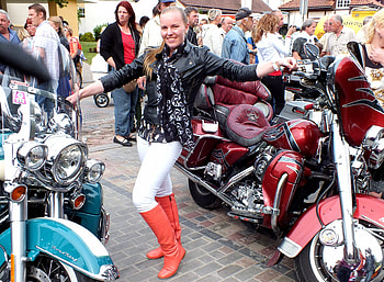 Harley-Davidson girl., technology, mororcycles, people, woman HD wallpaper