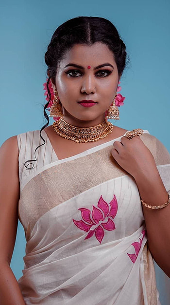 Shruty Suresh, mallu actress, saree beauty HD phone wallpaper