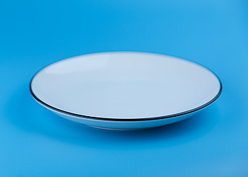 Empty plate, Minimalist elegance, Clean slate, Versatile background HD wallpaper