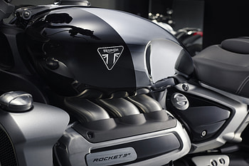 Triumph Rocket III R Chrome Edition, Triumph Chrome Edition, vehicle, Triumph Rocket III HD wallpaper