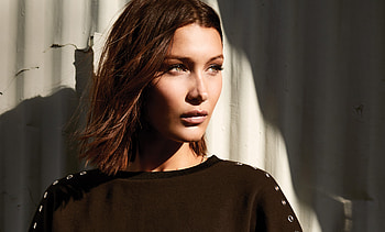 Green eyes, gorgeous supermodel, Bella Hadid HD wallpaper