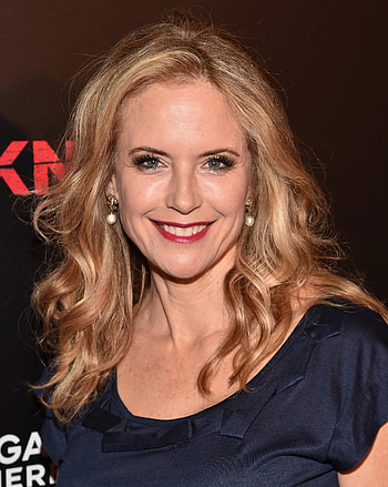 Kelly Preston, Florida home, Breast cancer battle, Death certificate HD phone wallpaper