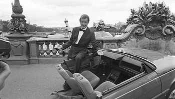 RIP Sir Roger Moore, GQ India HD wallpaper