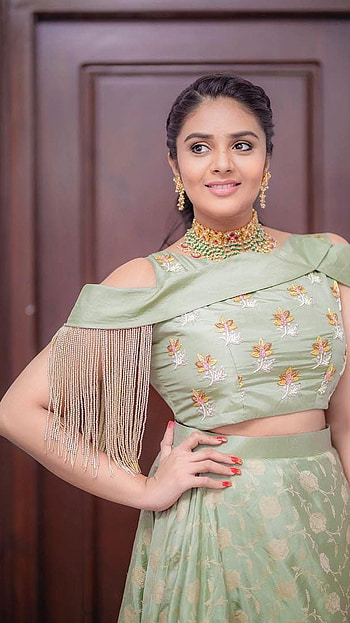 Sreemukhi, model, telugu actress, anchor HD phone wallpaper