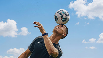 Cristiano Ronaldo Band 2026, cristiano-ronaldo, sports, football, boys, male-celebrities, sky, hoot HD wallpaper