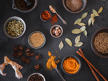 Cardamom powder, Aromatic spice, Culinary ingredient, Curry flavors HD wallpaper