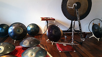 Handpan workshops, Petra Eisend Drum Experience, Percussion courses, Rhythmic instruction HD wallpaper